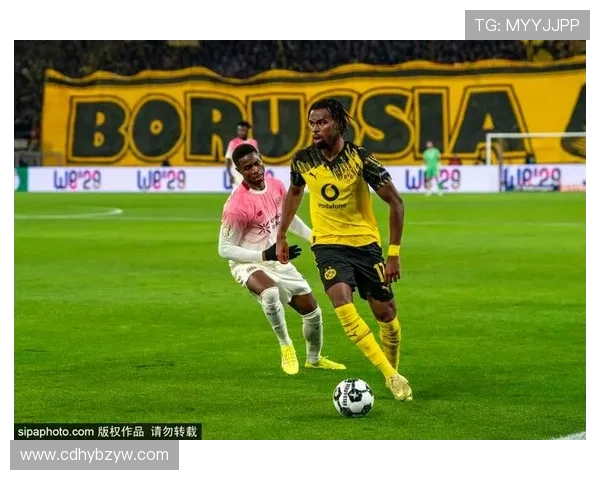 德媒报道杜兰维尔或将一月租借离开多特蒙德寻求更多出场机会