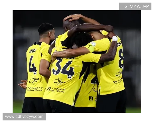 本泽马社交媒体庆祝战胜利雅得胜利强调团队承诺与重要胜利